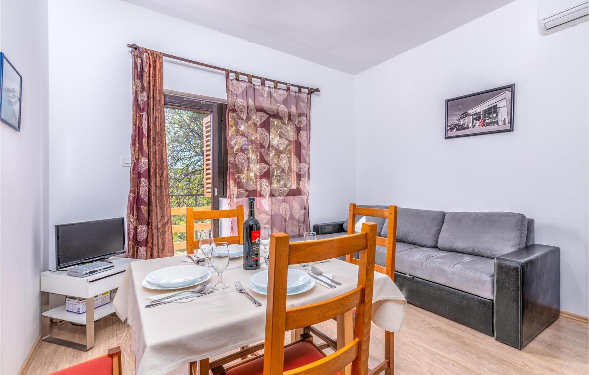 Gorgeous Apartment In Krk With Kitchen Krk Town Luaran gambar