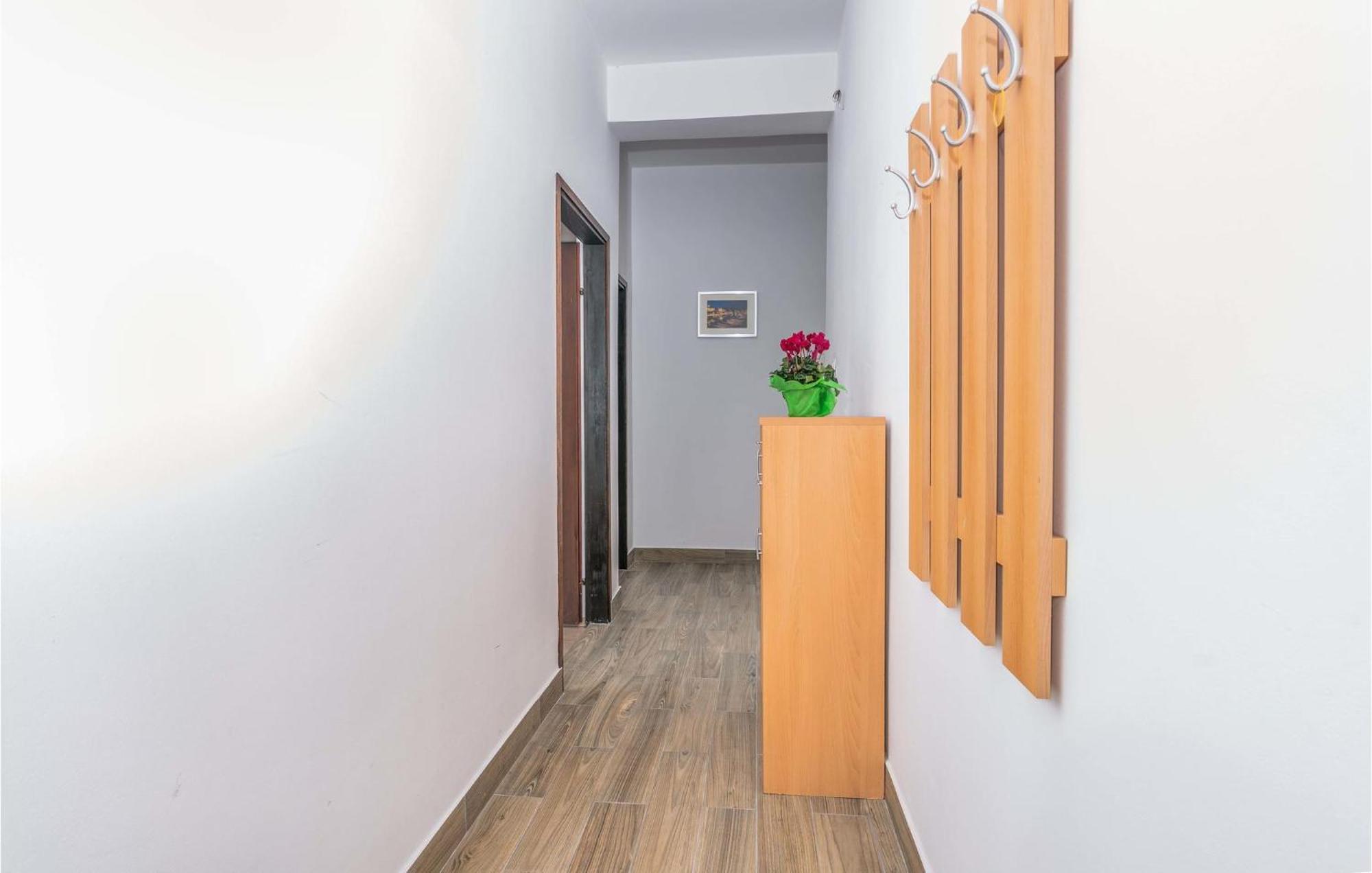 Gorgeous Apartment In Krk With Kitchen Krk Town Luaran gambar