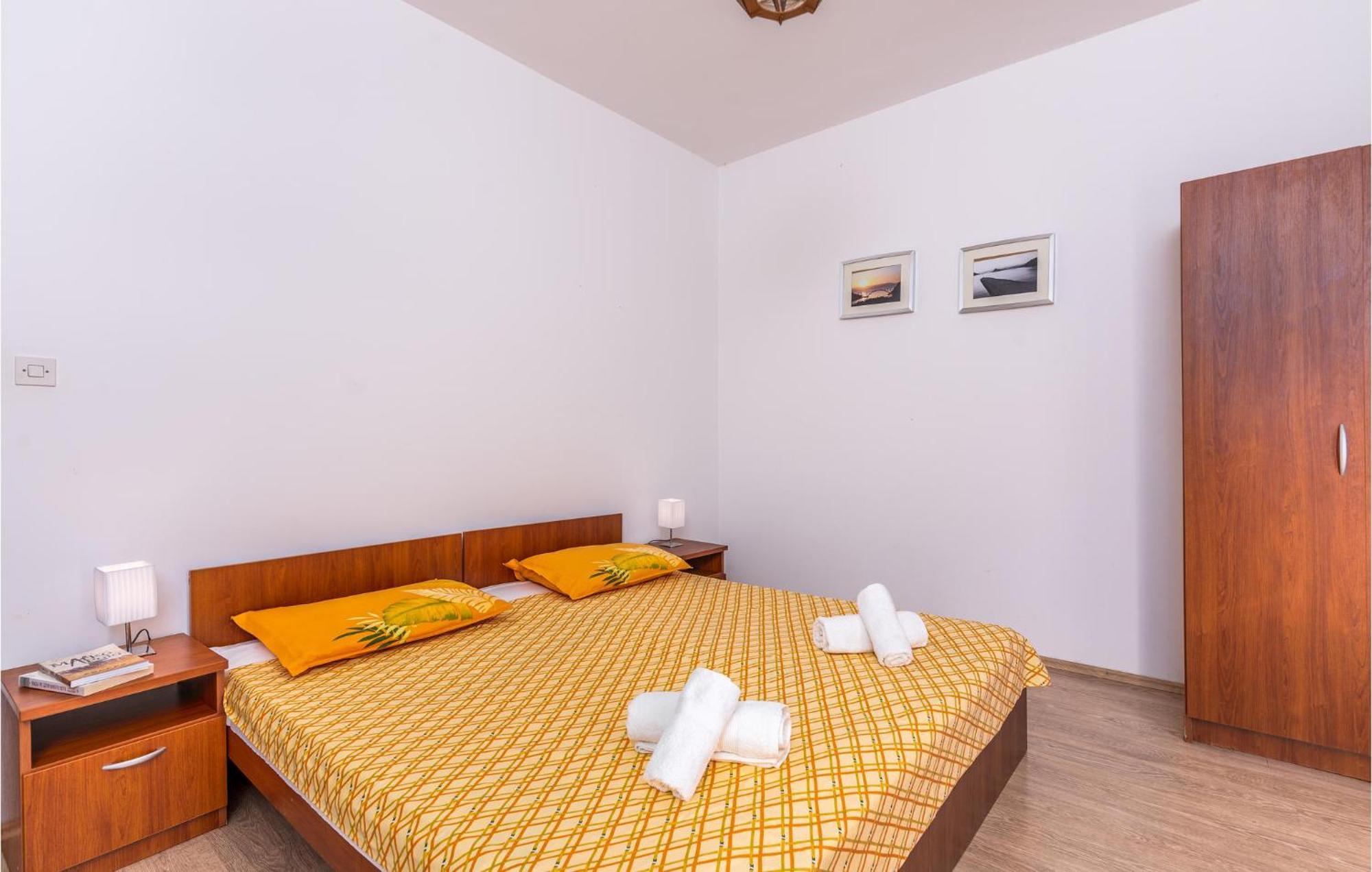 Gorgeous Apartment In Krk With Kitchen Krk Town Luaran gambar